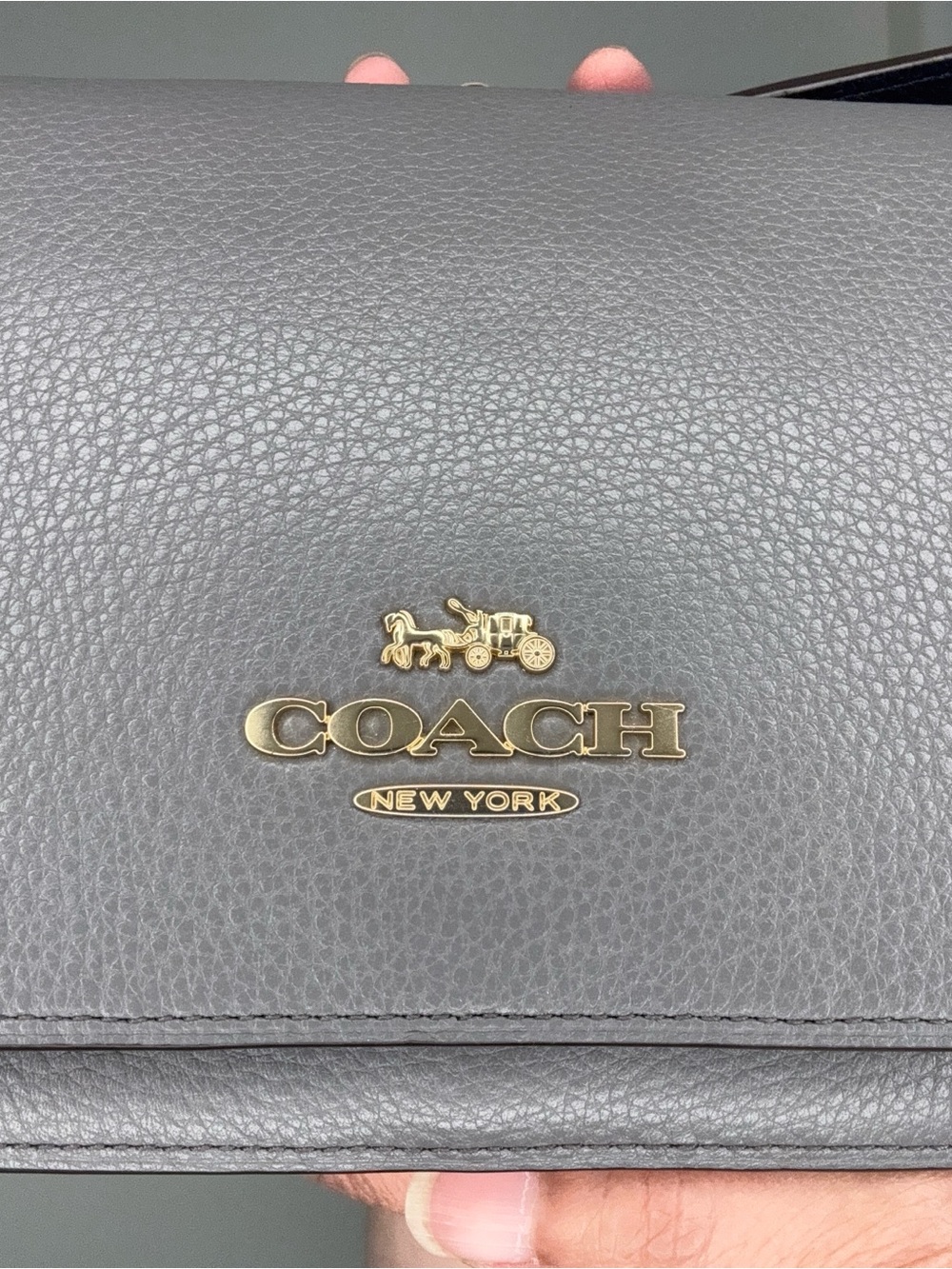 Coach Small Jes Messenger Like New - Picture 11 of 17